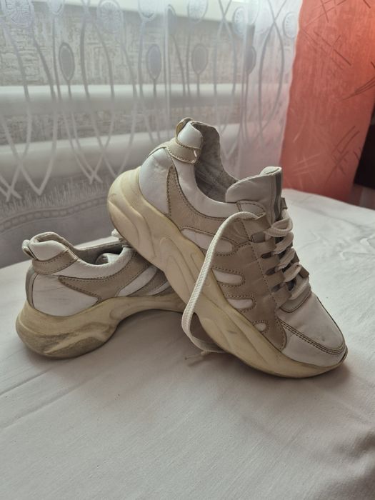 Кросівки для дівчинки