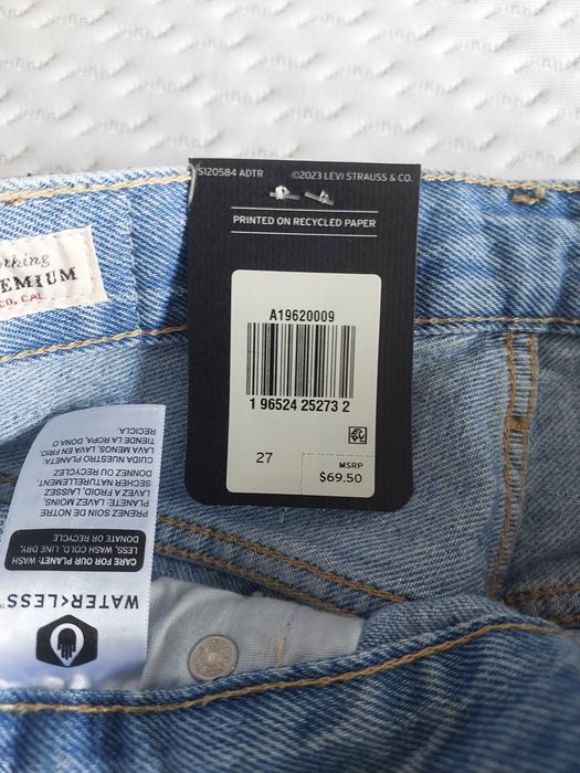 Шорти Levi's,  27 розмір