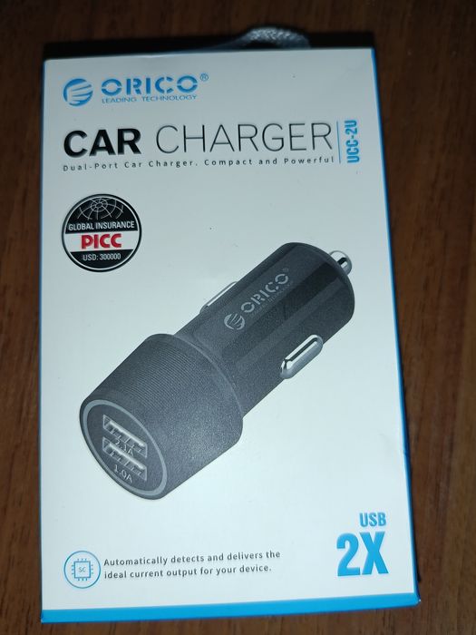 Автомобільний зарядний пристрій Orico UCC-2U з двома USB-портами.