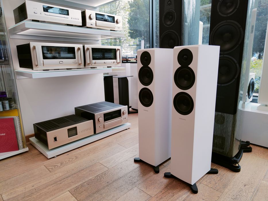 Dynaudio Emit 30