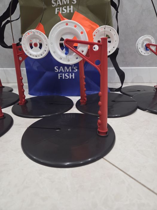 АкцияЖерлица оснащенная   +сумка  рыболовная  с стопором хорошее качес