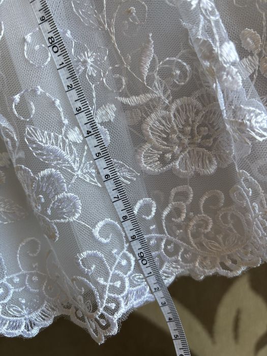 Біле плаття Сніжинки