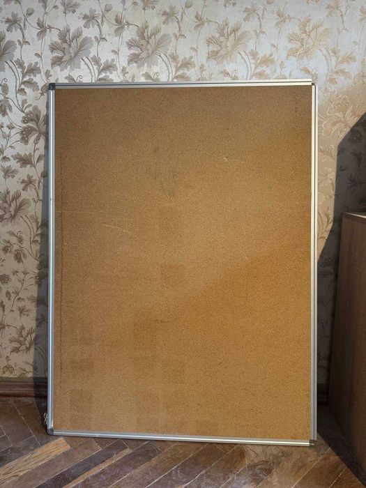 Пробковая доска в офис