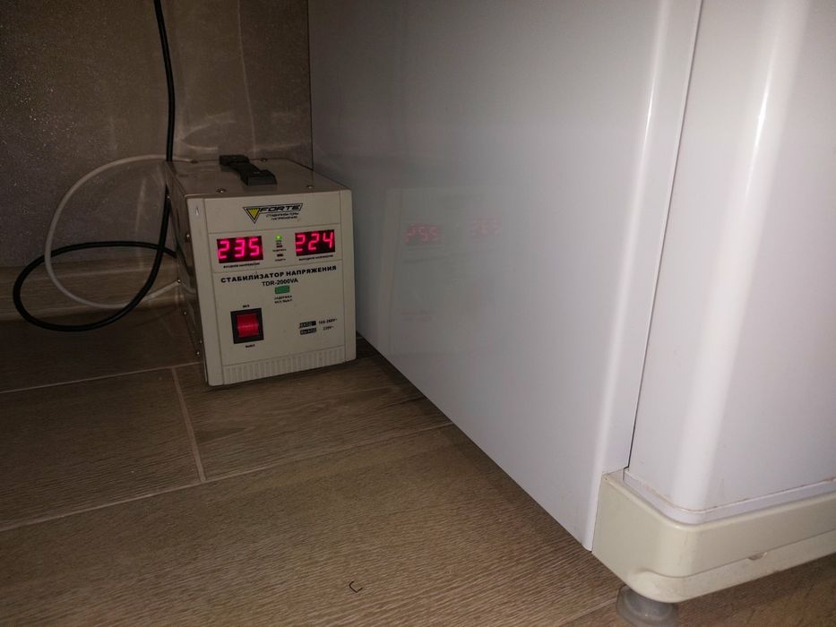 TDR-2000VA  Стабілізатор напруги