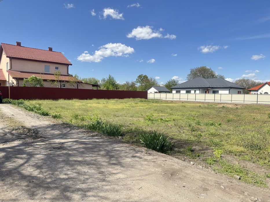 Продаж углової ділянки в Борисполі біля 6 школи вул. Дружби