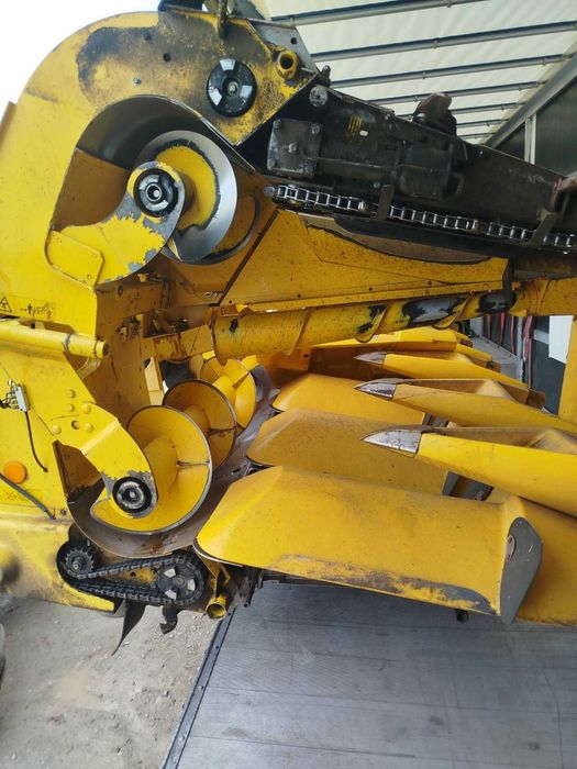 Przystawka do kukurydzy New Holland MF675