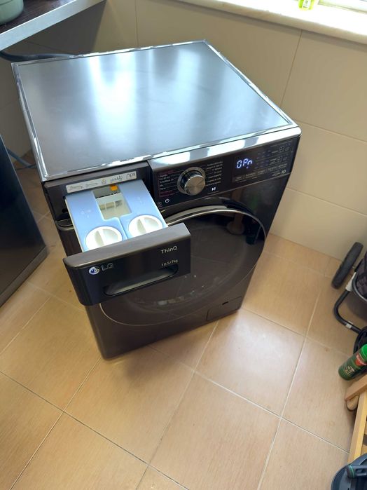 Maquina de Lavar e Secar Roupa 10.5kg/7kg - LG