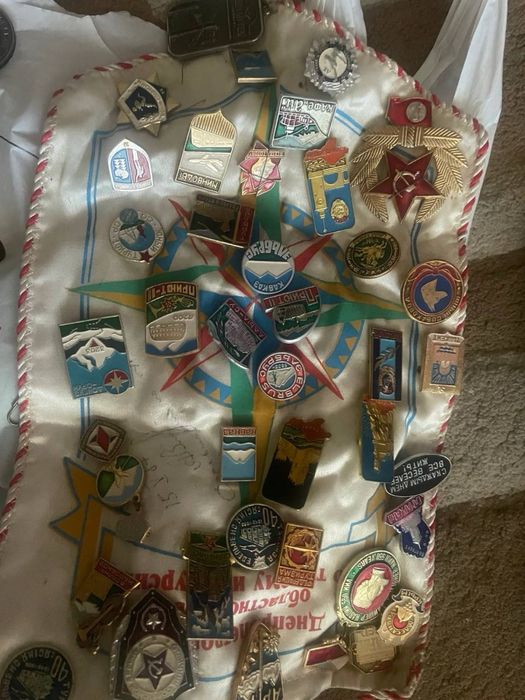 Значки колекційні в коллекцию