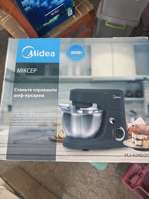 Планетарный миксер Midea MJ-KM6001W