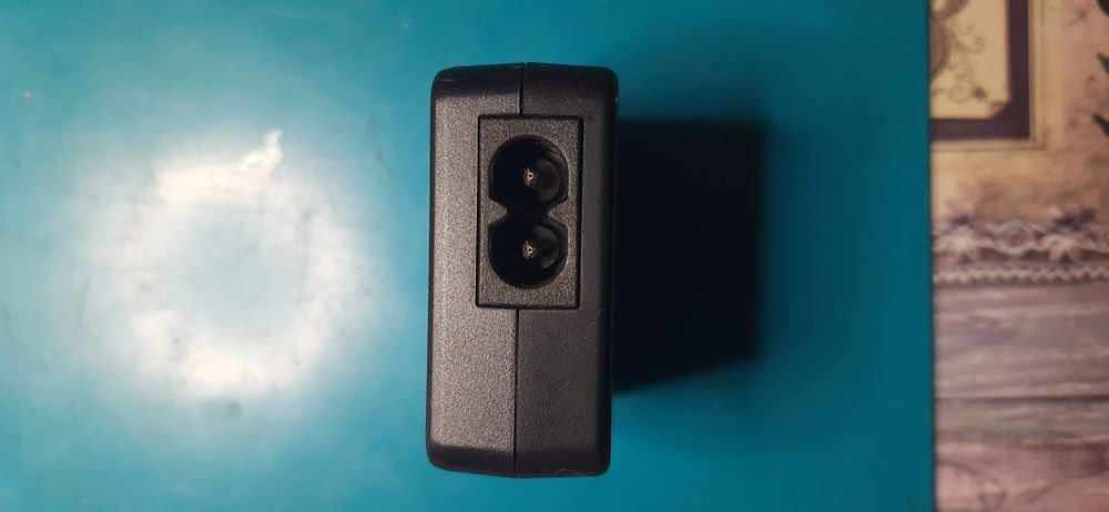 Зарядний пристрій sony AC-UB10