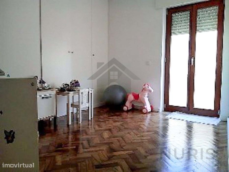 Espaçoso T4 Renovado no Centro de Portimão - 185 m²