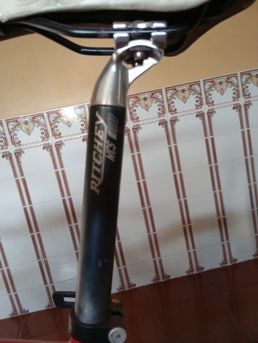 Bicicleta BTT suspensão total