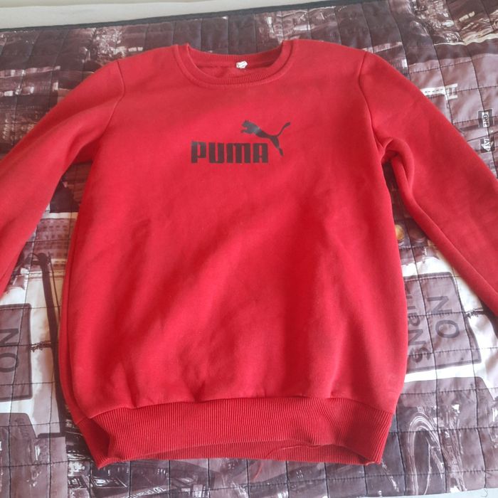 Czerwona bluza puma