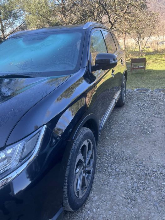 Mitsubishi outlander кінець 2017