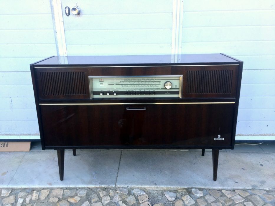 Aparador rádio gira discos grundig a funcionar 118comp X 36prof X 79,5