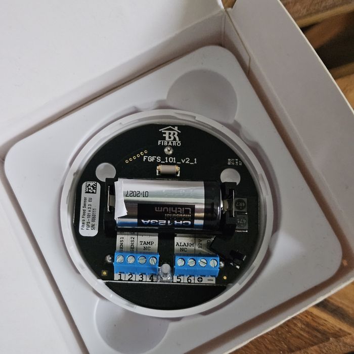 Датчик протікання та температури FIBARO flood sensor FGFS-101
