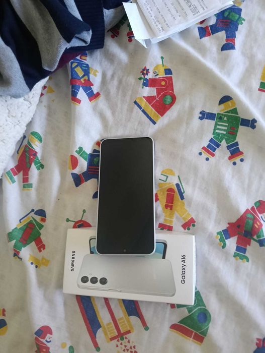 Vendo telemóvel novo da marca Samsung A 26