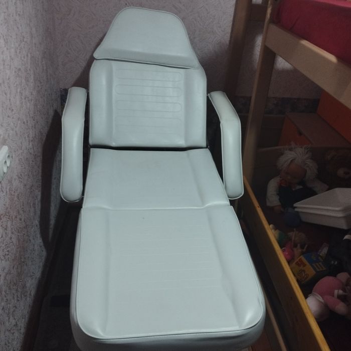 Косметологическое кресло