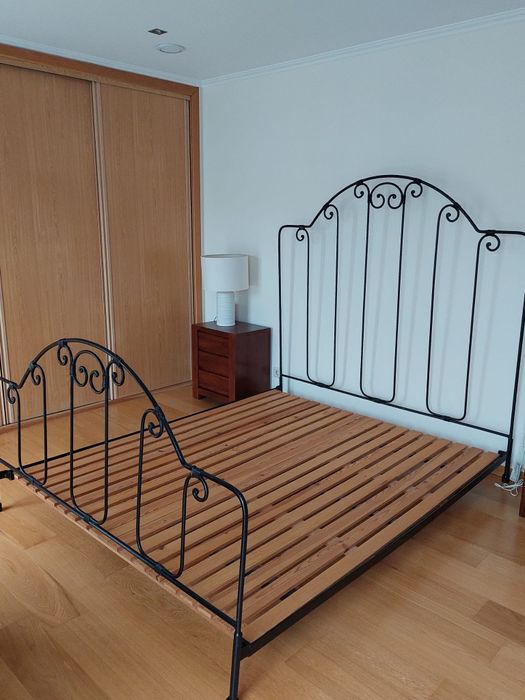 Cama casal em ferro