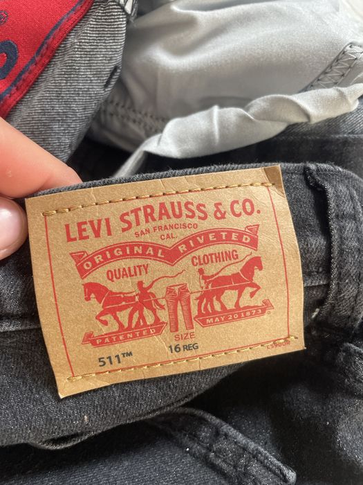 Продам джинси levis