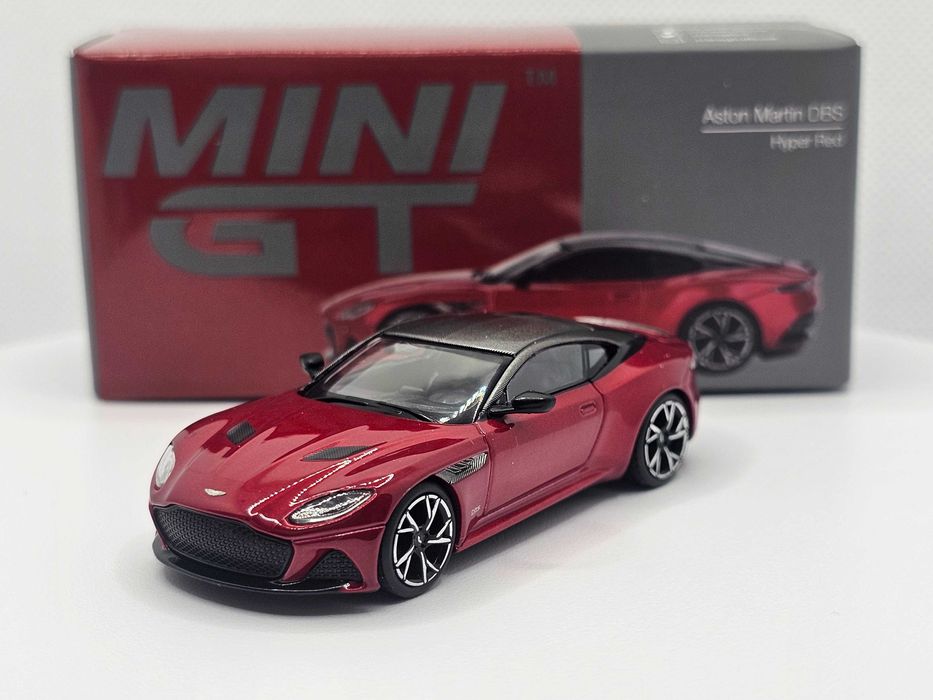 MiniGT Aston Martin DBS Hyper Red