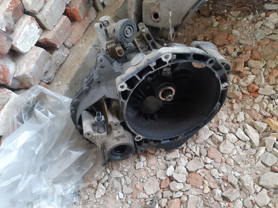 Форд Гелекси 1997 рік, коробка