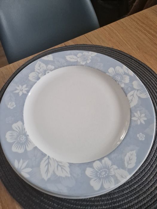 Prześliczne 3 duże talerze