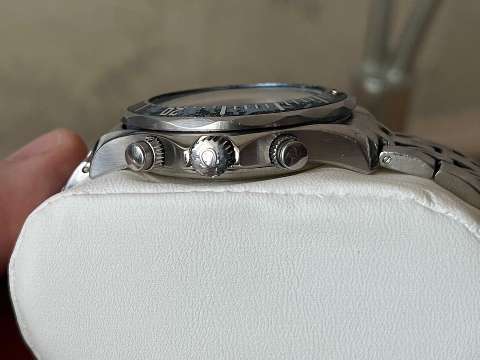 Мужские часы, Omega - кварц,