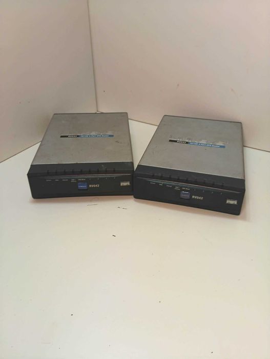 Router przewodowy Linksys Cisco RV042 zestaw 2szt
