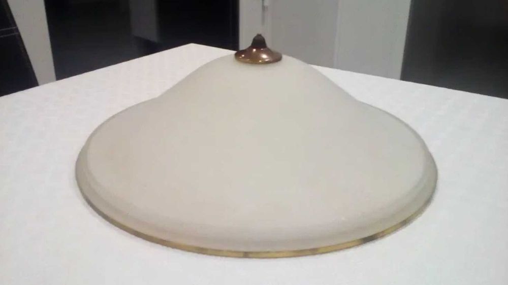 Elegante e discreto candeeiro de teto - quarto/sala/hall...