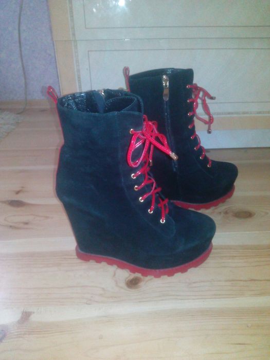 Ботинки,полусапожки на платформі