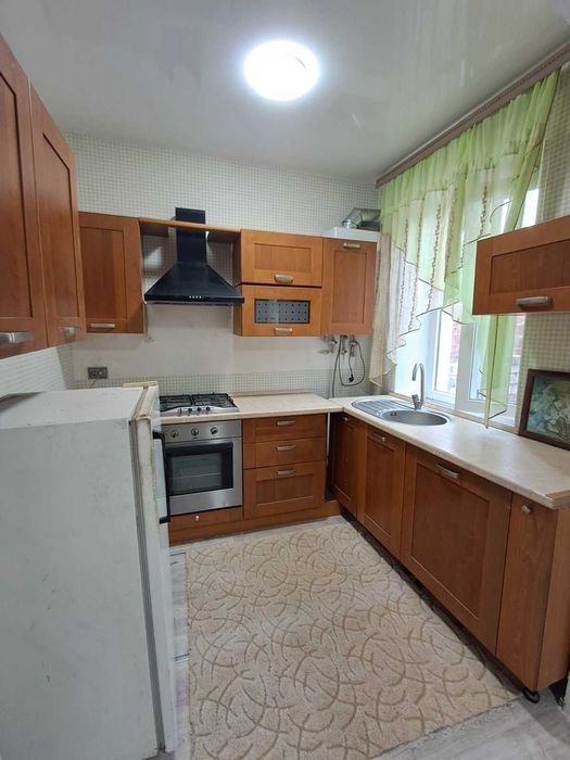 Продам дом с участком 8 сот. Новый евроремонт. Проспект Металлургов. Гараж.