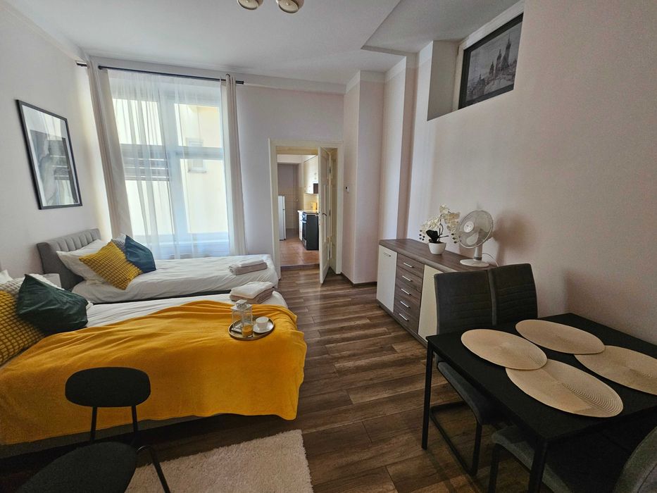 Do wynajecia na doby piękny duży apartament w Kraków- Centrum do 7 os. Terminy: