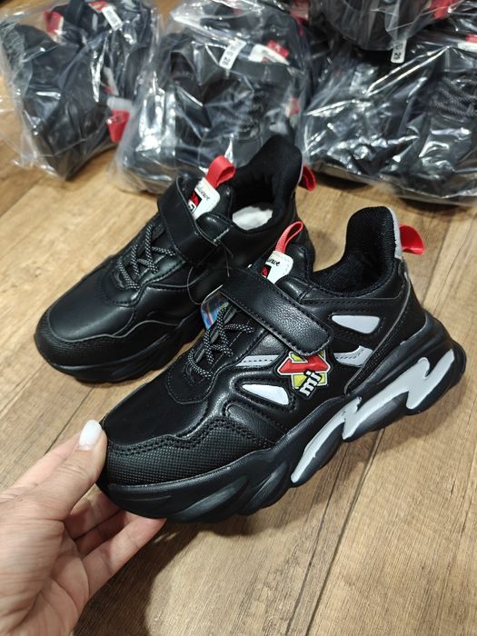 Кросівки на хлопчика