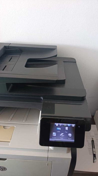 Impressora HP LaserJet Pro MFP M521dn