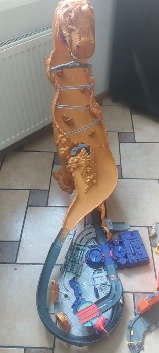 Hot Wheels Dinozaur