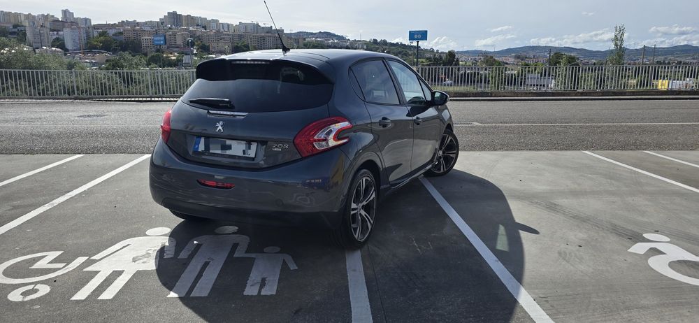 Peugeot 208 1.6 HDI - 2015