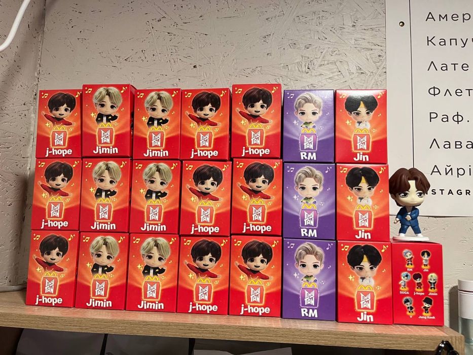 Іграшки McDonalds Tinytan Bts