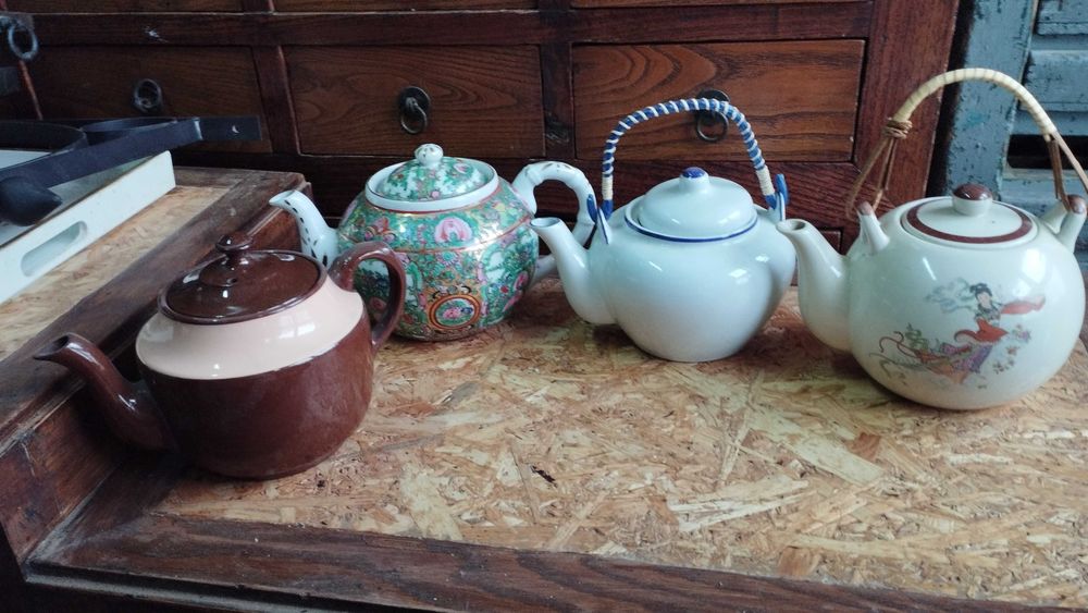 Vários Bules antigos