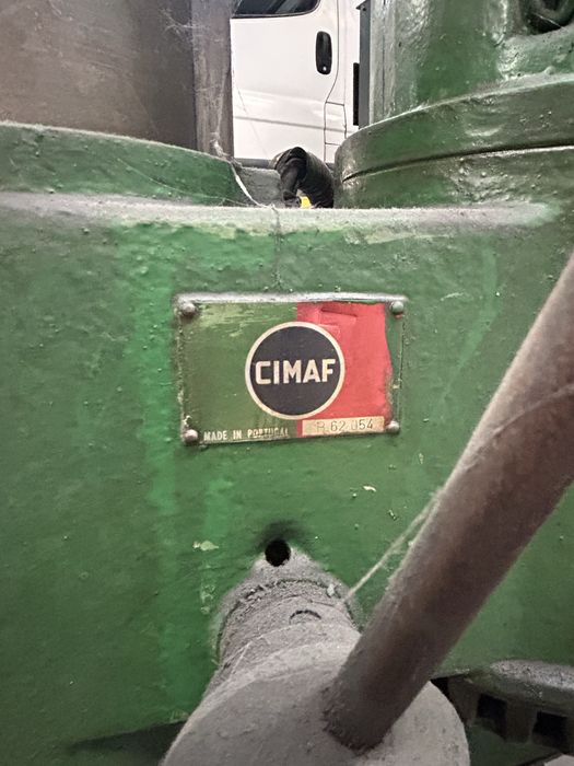 Maquina de furar de coluna
