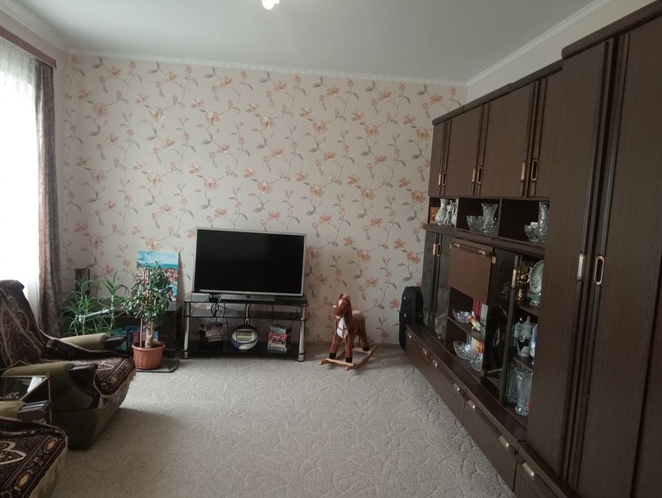 Здам кімнату для дівчини