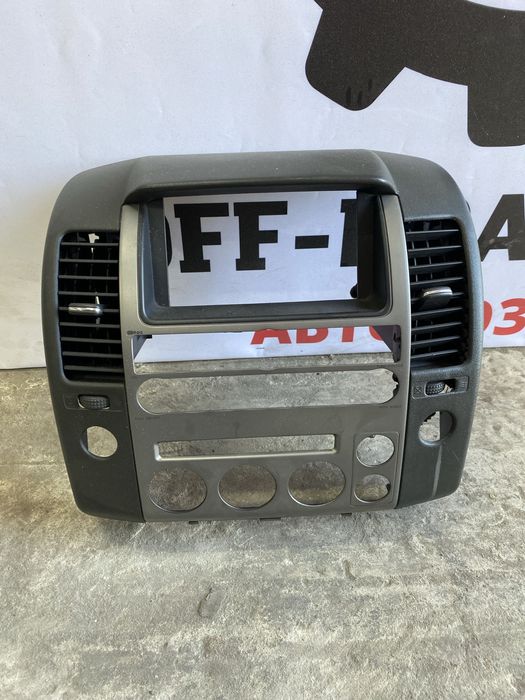 Центральна панель консоль Nissan Navara D40 Pathfinder R51 05-10р