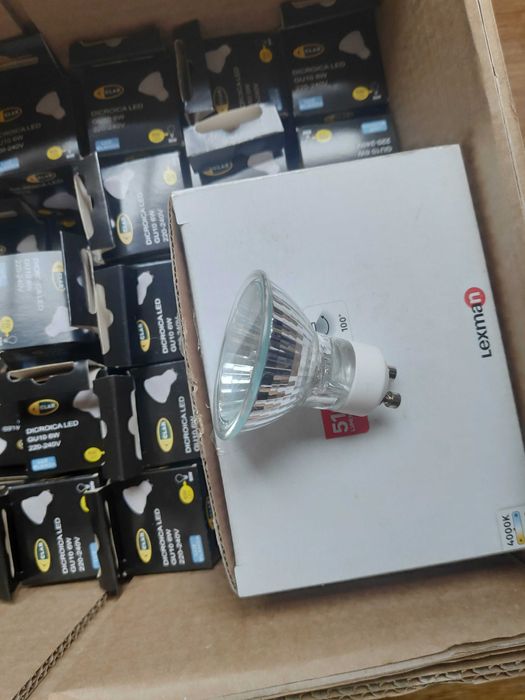 54 Focos GU10 (apenas lâmpadas)