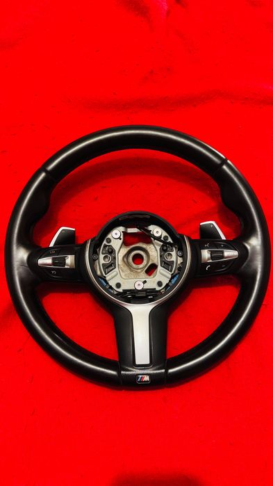 Volante BMW M1 (F20) em pele com patilhas