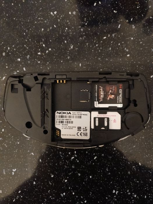 мобільний телефон Nokia N-Gage QD.