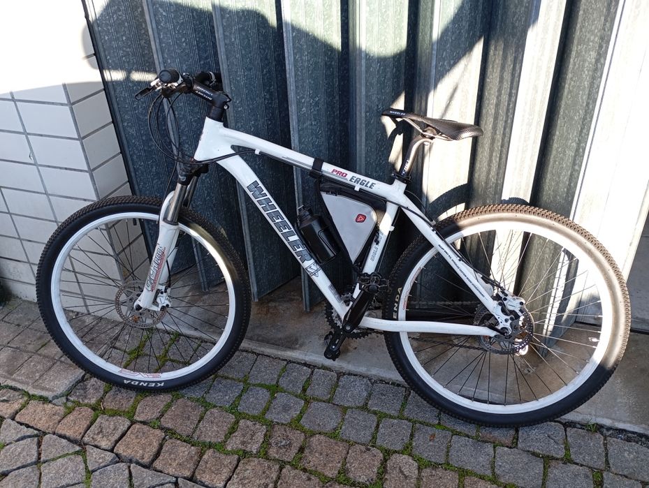 Bicicleta Wheeler branca