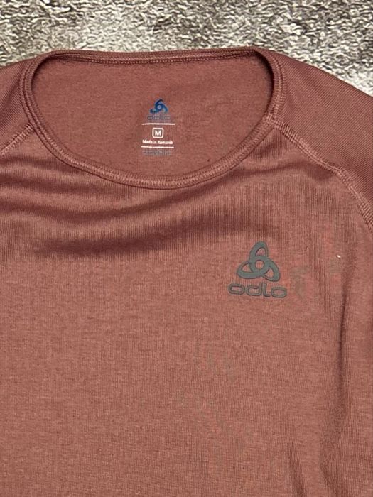 Оригінальна жіноча хороша кофтинка від бренду ODLO М