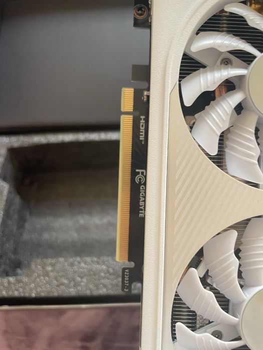 RTX 4060 White Semi Nova
