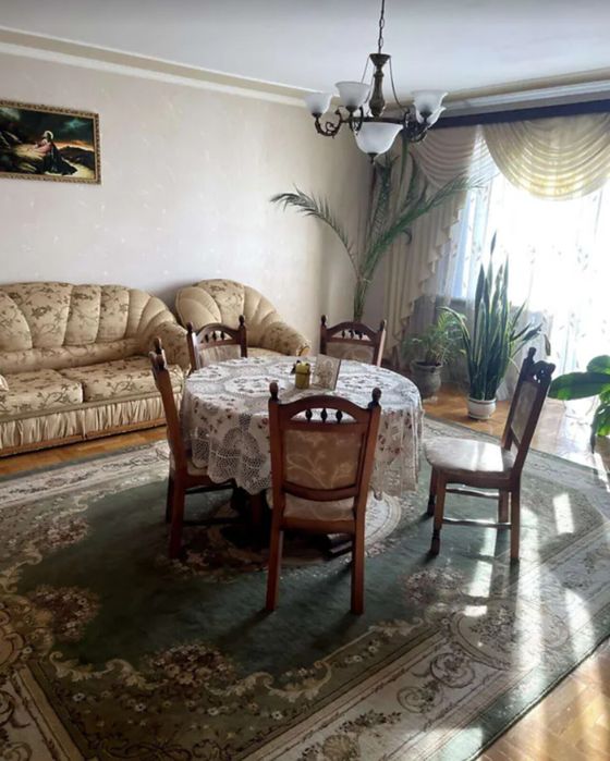 Продаж 3к квартири 116 кв. м на вул. Котляревського