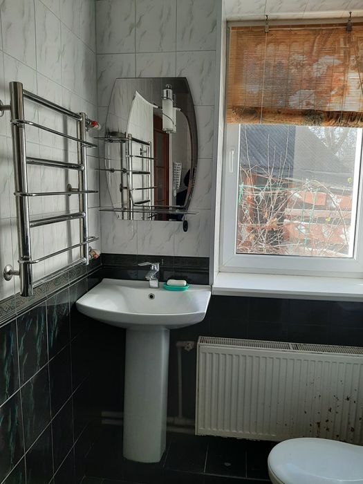 Ціну знижено! Продаж 2 поверхового будинку з садом та ділянкою